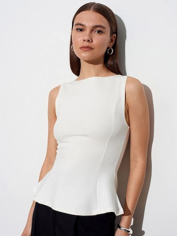 Top di Dilvin in beige