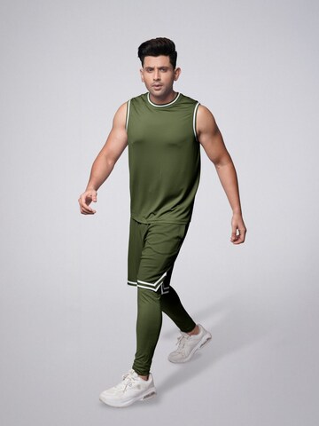 PANTONECLO - Chándal 'Flex' en verde