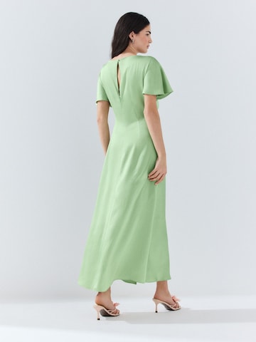 Next Βραδινό φόρεμα σε πράσινο