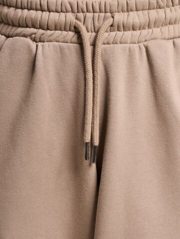 DEF Tapered Trousers in Brown