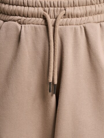 Tapered Pantaloni di DEF in marrone