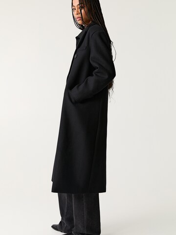 Pull&Bear Between-seasons coat in Black
