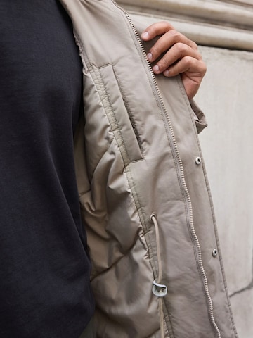 Next - Parca de entretiempo en beige