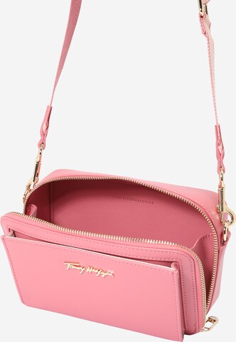 TOMMY HILFIGER Umhängetasche in Pink