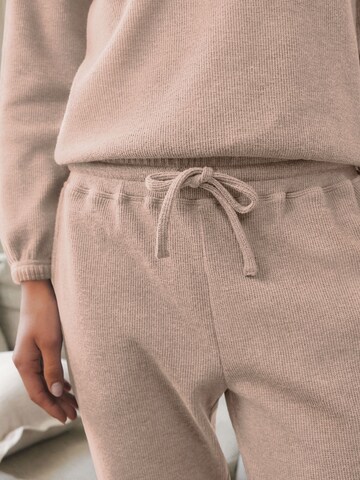 Pigiama di Next in beige