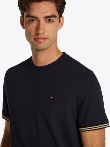TOMMY HILFIGER Bluser & t-shirts i blå