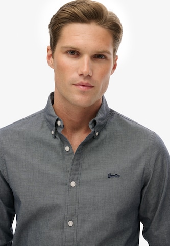 Coupe regular Chemise Superdry en gris