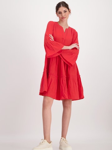 monari Φόρεμα σε κόκκινο: μπροστά