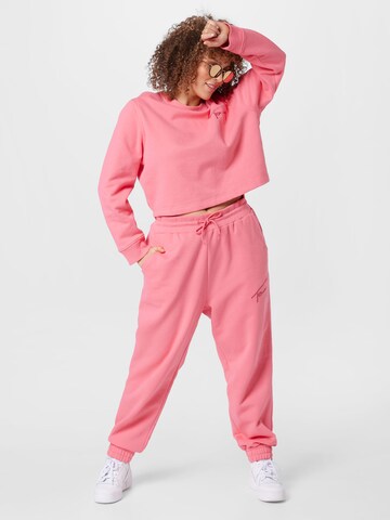 Tommy Jeans Curve Tapered Broek in Roze