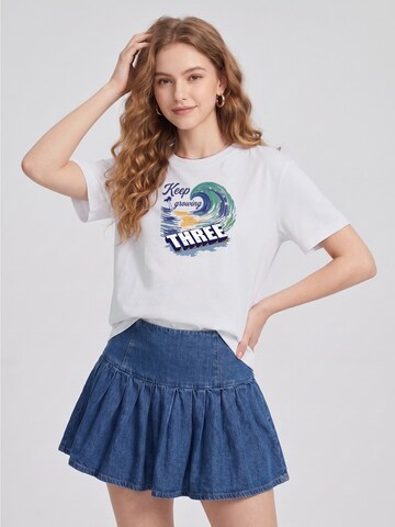 T-shirt 'Women Vintage Gradient Wave Keep growing THREE Letter Print T-Shirt' LapaPlus en blanc : devant