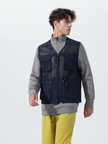 Youthup Sports Vest in Blue: front