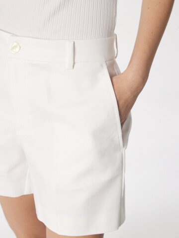 Regular Pantalon à plis 'SHAIKAT' Lauren Ralph Lauren en blanc