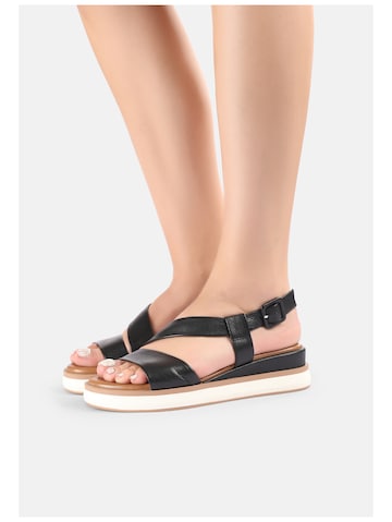 INUOVO Sandals in Black