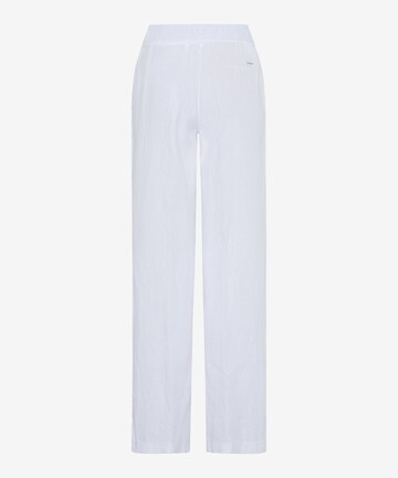 BRAX Loose fit Pants 'Farina' in White