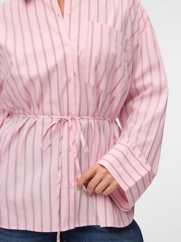 Camicia da donna 'VMCGINA' di Vero Moda Curve in rosa