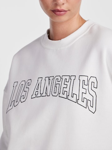 PIECESSweater majica 'FREYA' - bijela boja