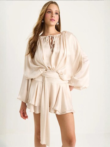 Robe Bianco Lucci en beige