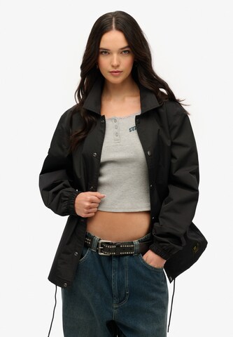 Veste mi-saison 'Otto' Superdry en noir : devant