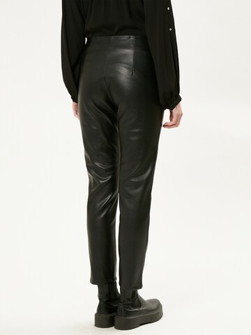 Coupe slim Pantalon Influencer en noir