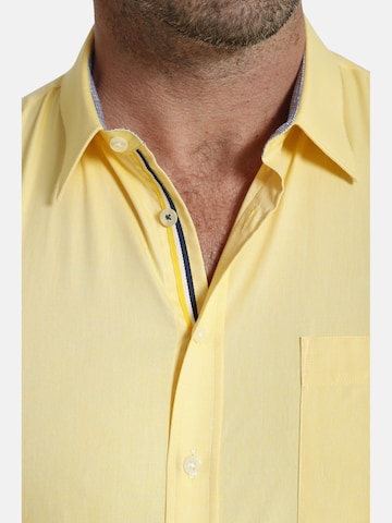 Charles Colby Regular fit Button Up Shirt 'Yven' in Yellow