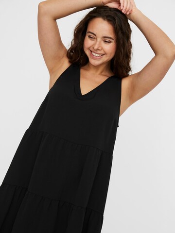 Rochie 'Olivia' de la Vero Moda Curve pe negru