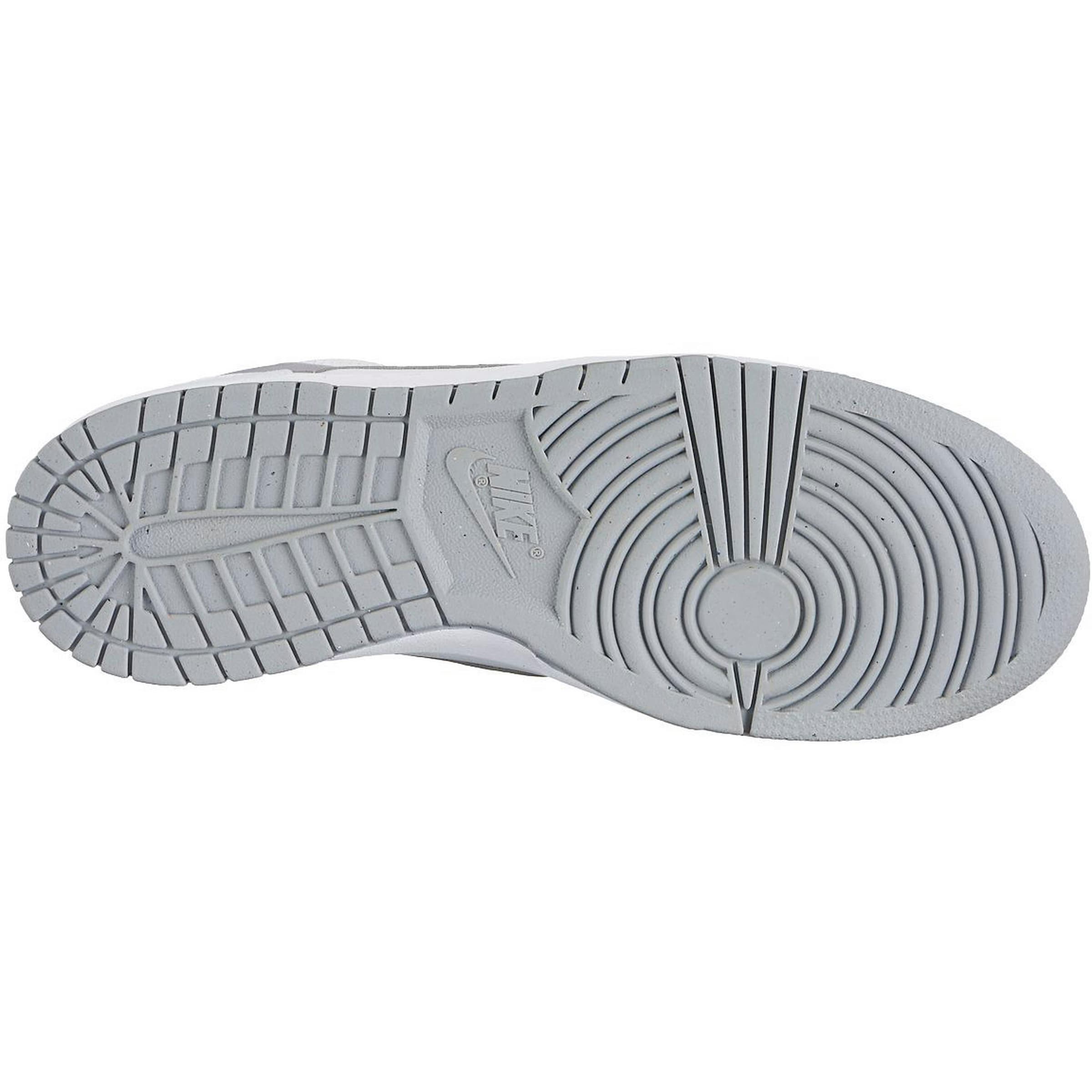 Nike Sportswear Sneakers in White