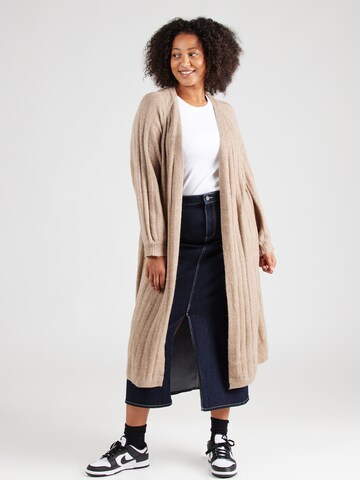 PIECES Curve Strickjacke 'PCMAGGY' in Grau: Vorderseite