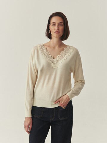 Pullover di TATUUM in bianco: frontale