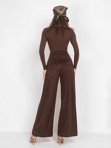JIORO Wide leg Broek 'ESSENTIALS' in Bruin