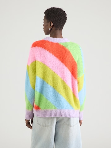 Pulover de la Essentiel Antwerp pe mai multe culori