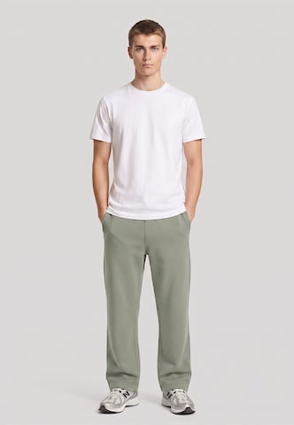 Urban Classics Loose fit Pants in Grey: front