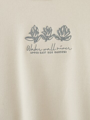 Bluză de molton de la Pull&Bear pe alb