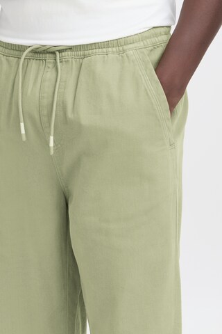 BLEND Loosefit Jeans in Grün