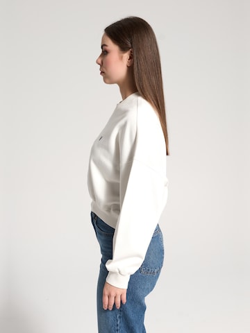 NOWIHT Sweatshirt 'Eulalie' i vit