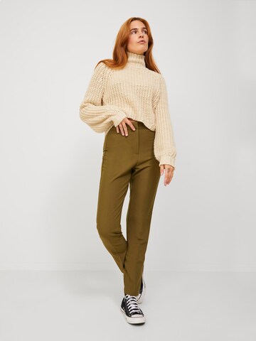 JJXX Regular Trousers 'Katie' in Green: front