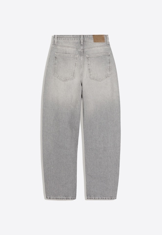 Bershka Barrel Jeans i grå