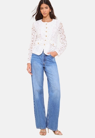 Lipsy Блейзър в бяло: отпред