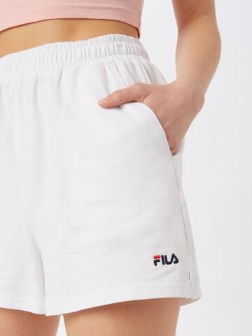 Loosefit Pantaloni 'EDEL' di FILA in bianco