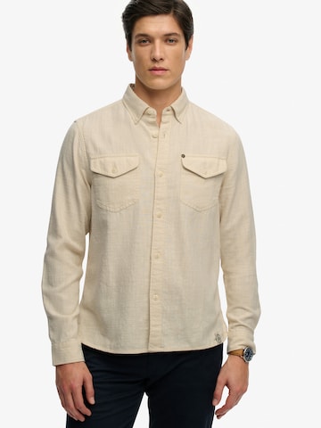 Coupe regular Chemise 'The Merchant Store' Superdry & Co en beige : devant