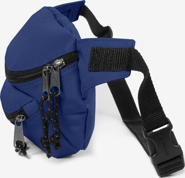 EASTPAK Magväska 'DOGGY' i blå