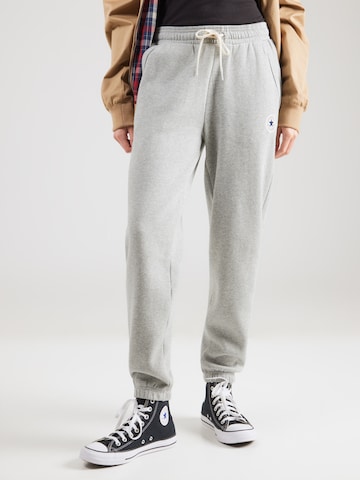 CONVERSE Tapered Παντελόνι 'CHUCK' σε γκρι: μπροστά