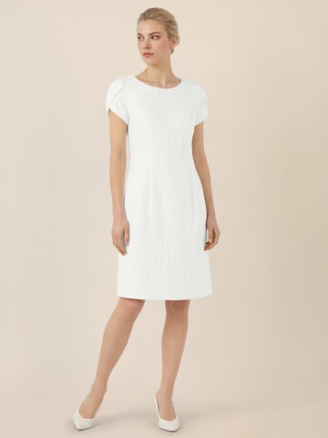 APART Kleid in Weiß