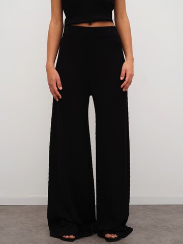 Wide Leg Pantalon RÆRE by Lorena Rae en noir : devant