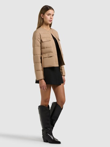 khujo - Chaqueta de entretiempo 'Cinnia' en marrón