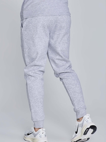 SikSilk Slimfit Sporthose 'Essentials Joggers'‌‌ in Grau
