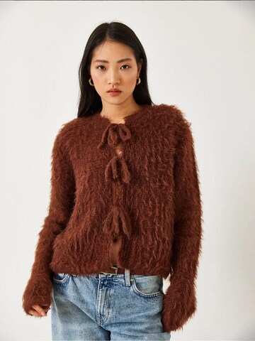 Giacchetta di Bianco Lucci in marrone: frontale