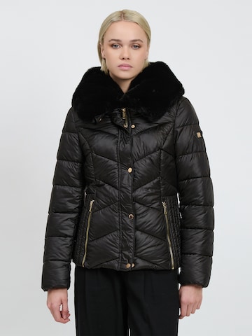 Influencer - Casaco de inverno em preto: frente