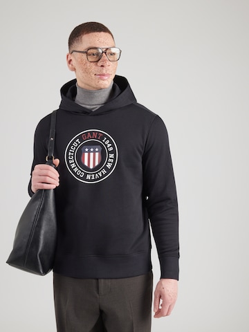 Felpa di GANT in nero: frontale