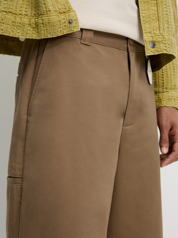 Pull&Bear Loosefit Chinohousut värissä beige