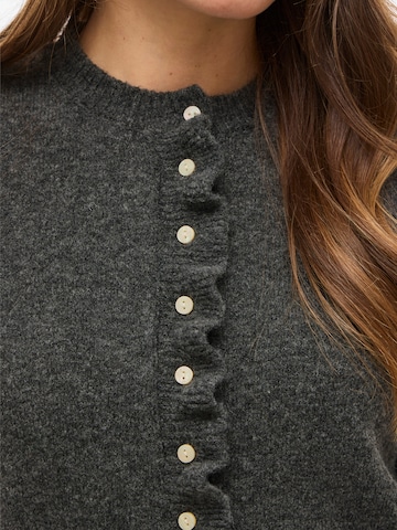 VILA Плетена жилетка 'VIJACIA' в сиво